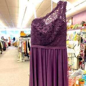 David's Bridal Ladies 0 Dark Purple One Shoulder Gown Short